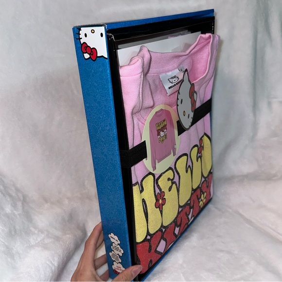 Hello Kitty Women’s Pink Longsleeve Crewneck Sweater size L with Gift Box - Picture 3 of 6